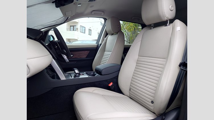 2025 認定中古車 Land Rover Discovery Sport ヴァレジネブルー プラグインハイブリッド（ガソリン） 標準ホイール S