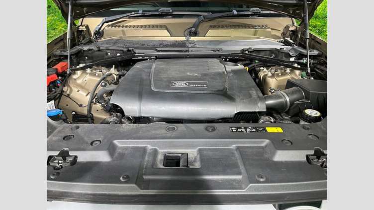 2022 認定中古車 Land Rover Defender 110 Gondwana Stone 2.0 litre i4P Petrol ベースグレード