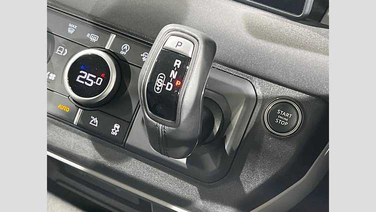 2022 認定中古車 Land Rover Defender 110 Gondwana Stone 2.0 litre i4P Petrol ベースグレード