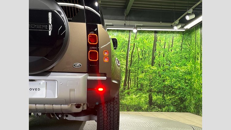 2022 認定中古車 Land Rover Defender 110 Gondwana Stone 2.0 litre i4P Petrol ベースグレード