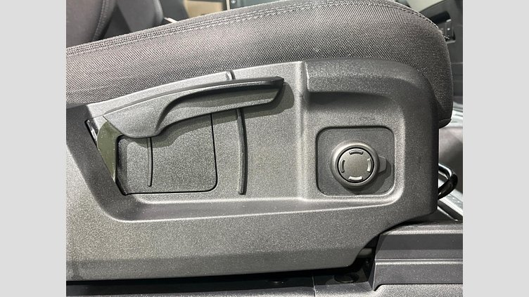 2022 認定中古車 Land Rover Defender 110 Gondwana Stone 2.0 litre i4P Petrol ベースグレード