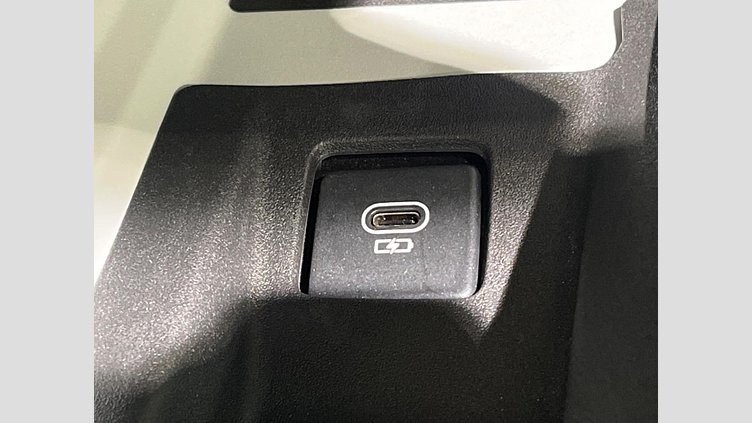 2022 認定中古車 Land Rover Defender 110 Gondwana Stone 2.0 litre i4P Petrol ベースグレード