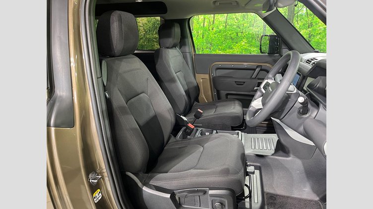 2022 認定中古車 Land Rover Defender 110 Gondwana Stone 2.0 litre i4P Petrol ベースグレード