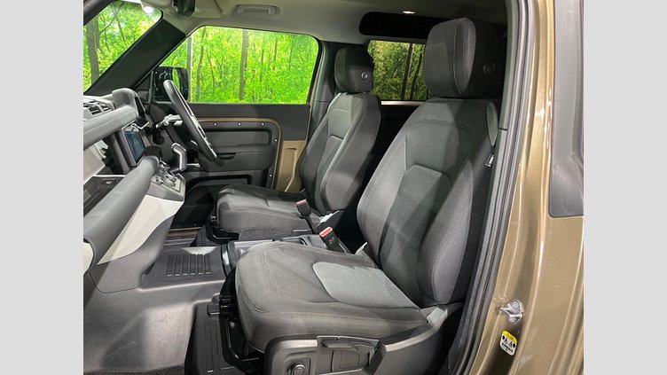 2022 認定中古車 Land Rover Defender 110 Gondwana Stone 2.0 litre i4P Petrol ベースグレード