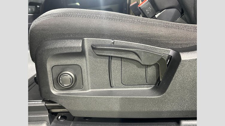 2022 認定中古車 Land Rover Defender 110 Gondwana Stone 2.0 litre i4P Petrol ベースグレード