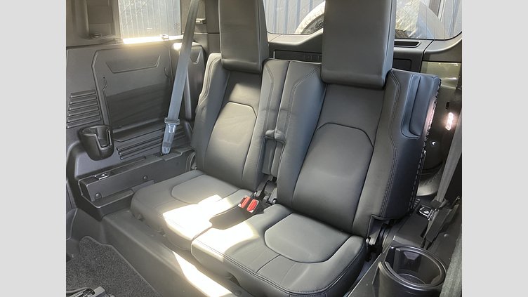 2023 認定中古車 Land Rover Defender 110 パンゲアグリーン P300 AWD（AT） SE