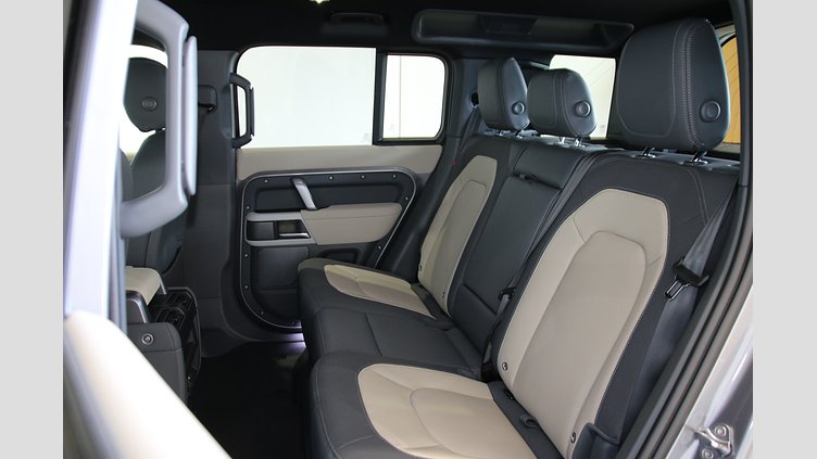 2023 認定中古車 Land Rover Defender 110 アイガーグレイ D300 AWD（AT） X-DYNAMIC SE