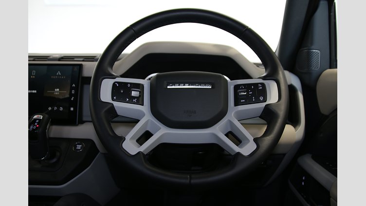 2023 認定中古車 Land Rover Defender 110 アイガーグレイ D300 AWD（AT） X-DYNAMIC SE