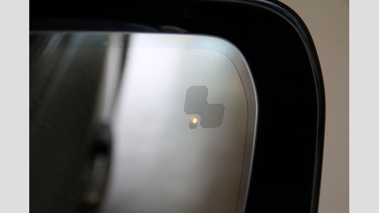 2023 認定中古車 Land Rover Defender 110 アイガーグレイ D300 AWD（AT） X-DYNAMIC SE