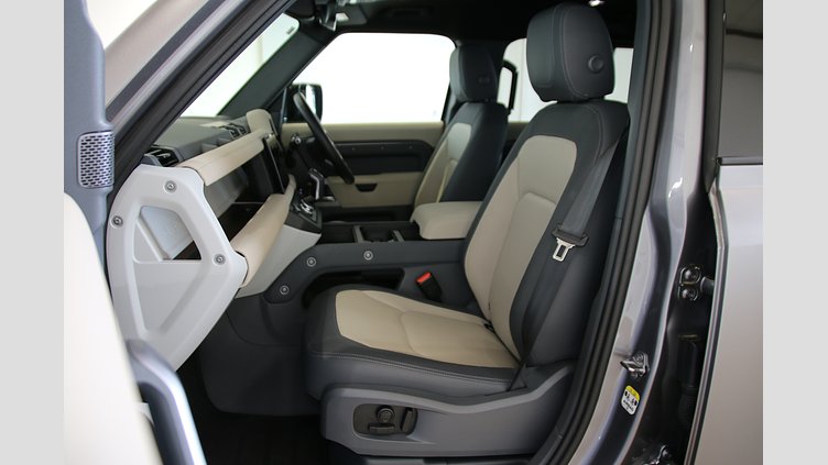 2023 認定中古車 Land Rover Defender 110 アイガーグレイ D300 AWD（AT） X-DYNAMIC SE