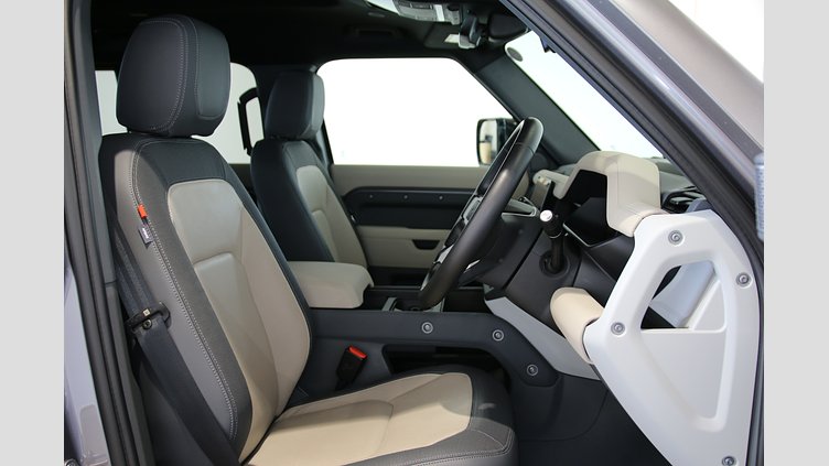 2023 認定中古車 Land Rover Defender 110 アイガーグレイ D300 AWD（AT） X-DYNAMIC SE