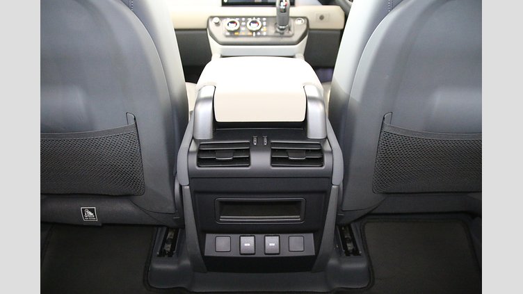 2023 認定中古車 Land Rover Defender 110 アイガーグレイ D300 AWD（AT） X-DYNAMIC SE