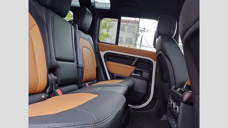 2024 認定中古車 Land Rover Defender 110 フジホワイト D300 AWD（AT） X-DYNAMIC HSE