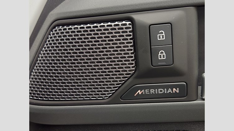 2024 認定中古車 Land Rover Defender 110 フジホワイト D300 AWD（AT） X-DYNAMIC HSE