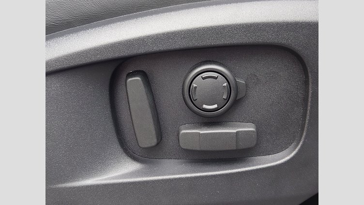 2024 認定中古車 Land Rover Defender 110 フジホワイト D300 AWD（AT） X-DYNAMIC HSE