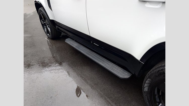 2024 認定中古車 Land Rover Defender 110 フジホワイト D300 AWD（AT） X-DYNAMIC HSE