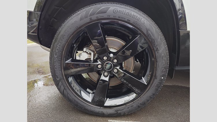 2024 認定中古車 Land Rover Defender 110 フジホワイト D300 AWD（AT） X-DYNAMIC HSE