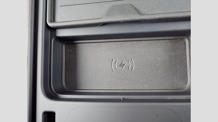 2024 認定中古車 Land Rover Defender 110 フジホワイト D300 AWD（AT） X-DYNAMIC HSE