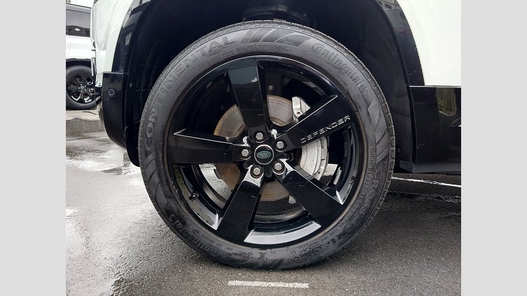 2024 認定中古車 Land Rover Defender 110 フジホワイト D300 AWD（AT） X-DYNAMIC HSE