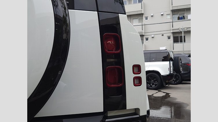 2024 認定中古車 Land Rover Defender 110 フジホワイト D300 AWD（AT） X-DYNAMIC HSE