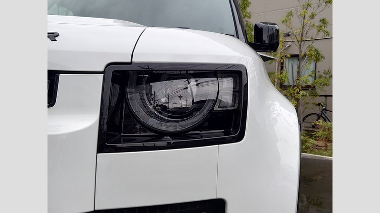 2024 認定中古車 Land Rover Defender 110 フジホワイト D300 AWD（AT） X-DYNAMIC HSE