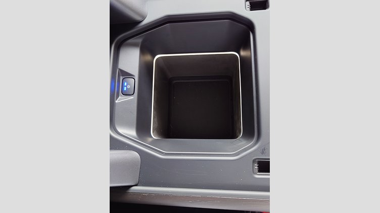 2024 認定中古車 Land Rover Defender 110 フジホワイト D300 AWD（AT） X-DYNAMIC HSE