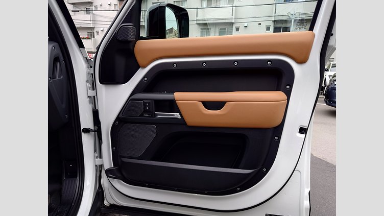 2024 認定中古車 Land Rover Defender 110 フジホワイト D300 AWD（AT） X-DYNAMIC HSE