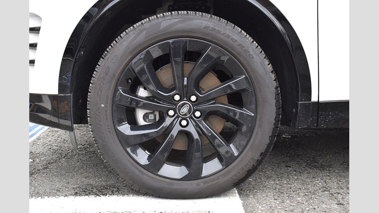 2024 認定中古車 Land Rover Discovery Sport オストゥーニパールホワイト プラグインハイブリッド（ガソリン） 標準ホイール Dynamic HSE