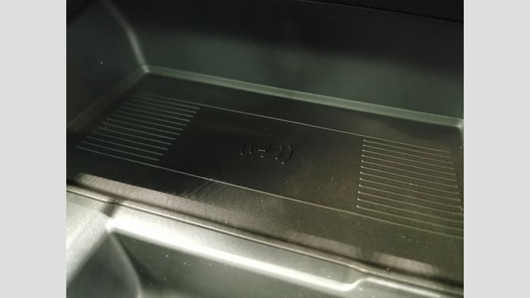2024 認定中古車 Land Rover Range Rover Evoque サントリーニブラック プラグインハイブリッド（ガソリン） Standard Wheelbase DYNAMIC HSE