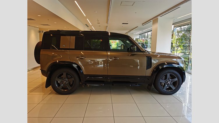 2021 認定中古車 Land Rover Defender 110 ゴンドワナストーン D300 AWD（AT） X-DYNAMIC SE