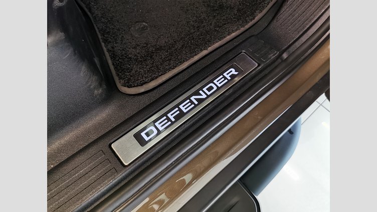 2021 認定中古車 Land Rover Defender 110 ゴンドワナストーン D300 AWD（AT） X-DYNAMIC SE