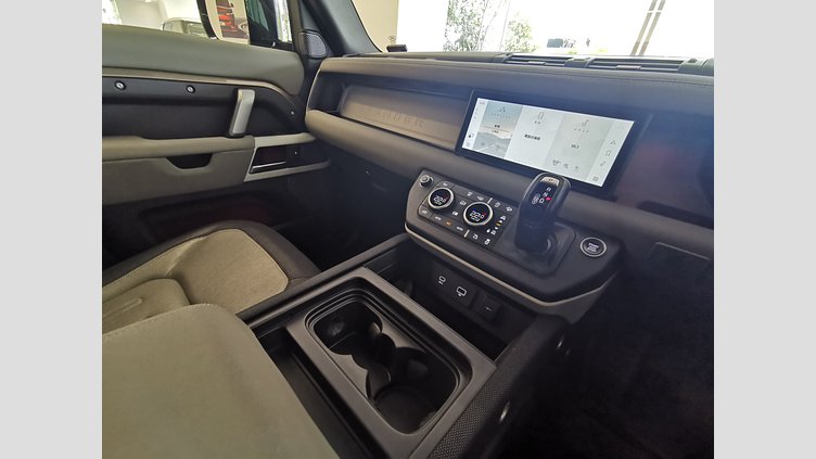 2021 認定中古車 Land Rover Defender 110 ゴンドワナストーン D300 AWD（AT） X-DYNAMIC SE