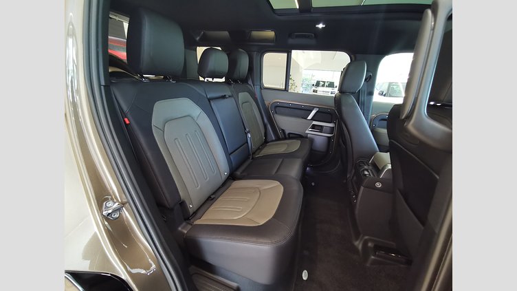 2021 認定中古車 Land Rover Defender 110 ゴンドワナストーン D300 AWD（AT） X-DYNAMIC SE