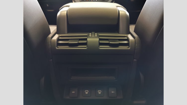 2021 認定中古車 Land Rover Defender 110 ゴンドワナストーン D300 AWD（AT） X-DYNAMIC SE