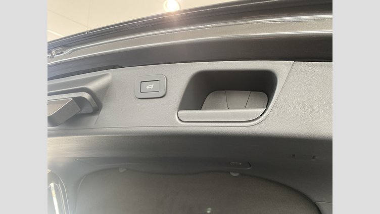 2023 認定中古車 Jaguar E-Pace カルパチアングレイ P300e AWD（オートマチック） R-DYNAMICブラックエディション