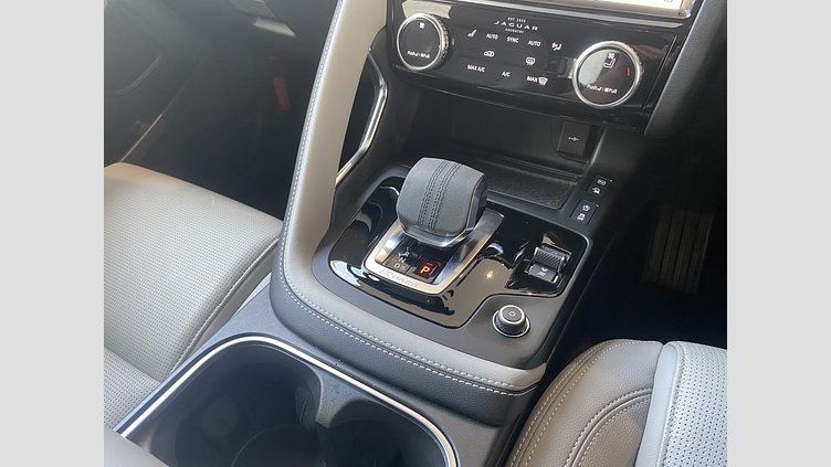 2023 認定中古車 Jaguar E-Pace カルパチアングレイ P300e AWD（オートマチック） R-DYNAMICブラックエディション