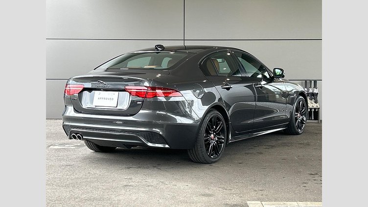 2021 認定中古車 Jaguar XE カルパチアングレー D200 AWD（オートマチック）MHEV 4 door Saloon R-DYNAMIC S