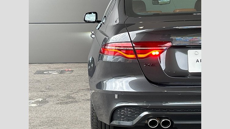 2021 認定中古車 Jaguar XE カルパチアングレー D200 AWD（オートマチック）MHEV 4 door Saloon R-DYNAMIC S