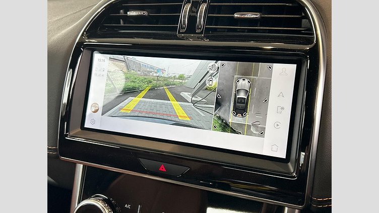 2021 認定中古車 Jaguar XE カルパチアングレー D200 AWD（オートマチック）MHEV 4 door Saloon R-DYNAMIC S