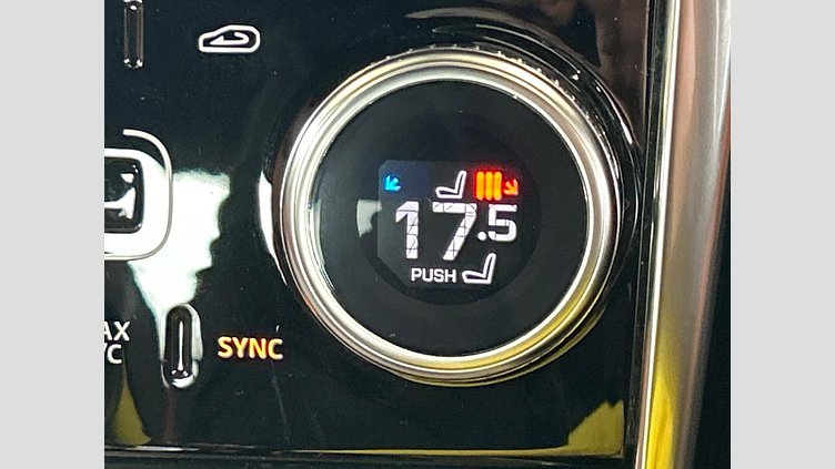 2021 認定中古車 Jaguar XE カルパチアングレー D200 AWD（オートマチック）MHEV 4 door Saloon R-DYNAMIC S