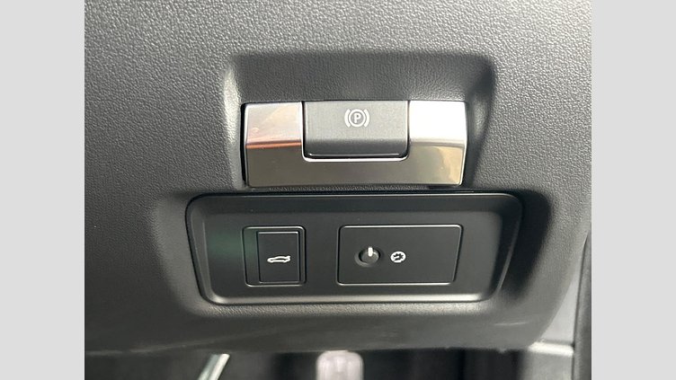 2021 認定中古車 Jaguar XE カルパチアングレー D200 AWD（オートマチック）MHEV 4 door Saloon R-DYNAMIC S