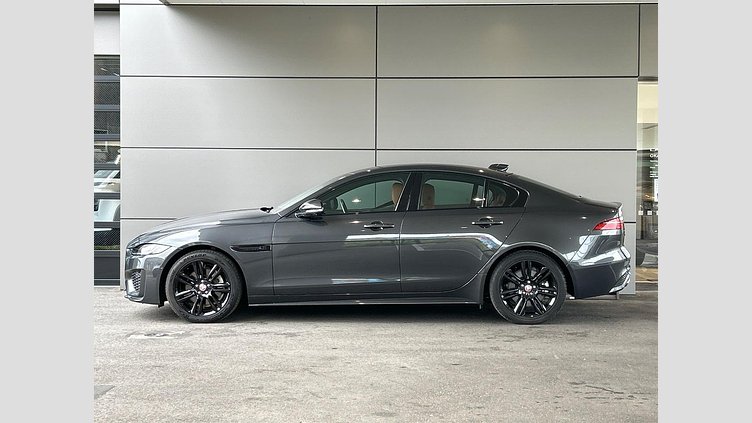 2021 認定中古車 Jaguar XE カルパチアングレー D200 AWD（オートマチック）MHEV 4 door Saloon R-DYNAMIC S