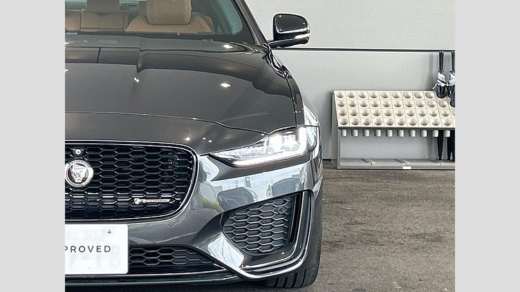 2021 認定中古車 Jaguar XE カルパチアングレー D200 AWD（オートマチック）MHEV 4 door Saloon R-DYNAMIC S