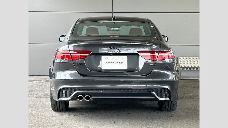 2021 認定中古車 Jaguar XE カルパチアングレー D200 AWD（オートマチック）MHEV 4 door Saloon R-DYNAMIC S