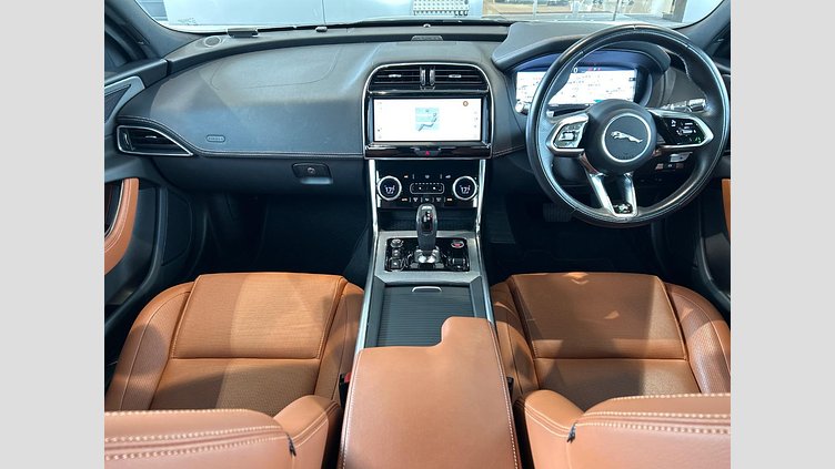 2021 認定中古車 Jaguar XE カルパチアングレー D200 AWD（オートマチック）MHEV 4 door Saloon R-DYNAMIC S