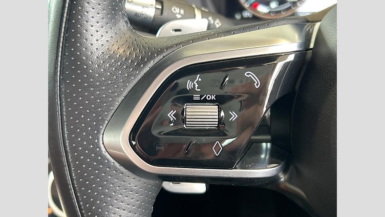 2021 認定中古車 Jaguar XE カルパチアングレー D200 AWD（オートマチック）MHEV 4 door Saloon R-DYNAMIC S