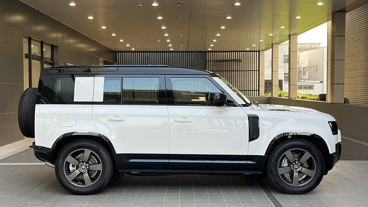 2025 新車 Land Rover Defender 110 (1AA) 富士山白 Fuji White D300  輕油電混合 X-Dynamic HSE