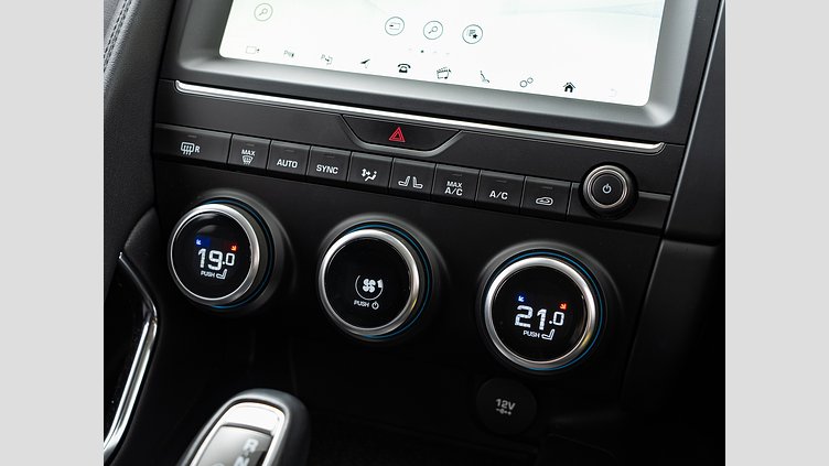 2018 認定中古車 Jaguar E-Pace ユーロン ホワイト P250 オートマチック全輪駆動 S　P250