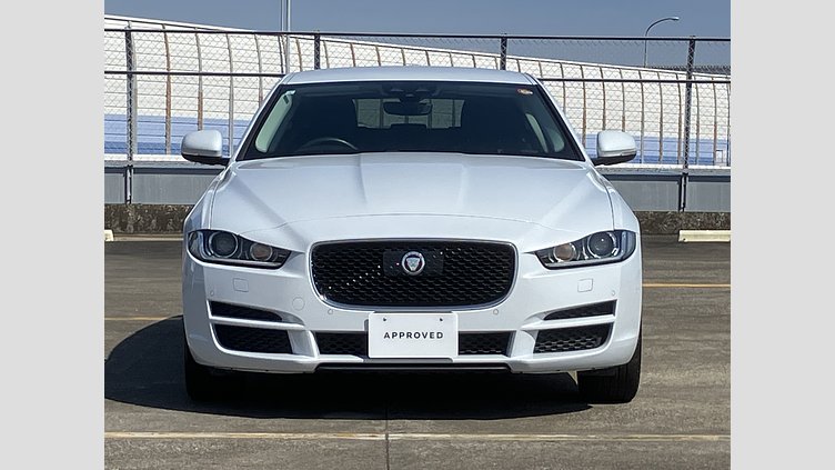 2018 認定中古車 Jaguar XE Yulong White 2.0 litre i4D Diesel PRESTIGE AWD
