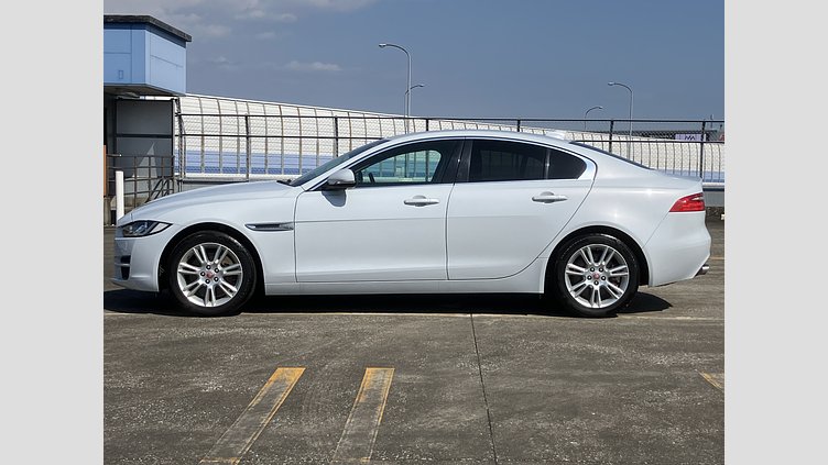 2018 認定中古車 Jaguar XE Yulong White 2.0 litre i4D Diesel PRESTIGE AWD